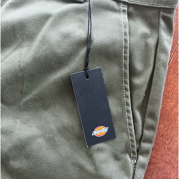 Dickies women’s duck pants, green with white stitching detail - Picture 4 of 4